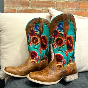 ARIAT WOMEN'S 4LR Western Boot SIZE 8.5B